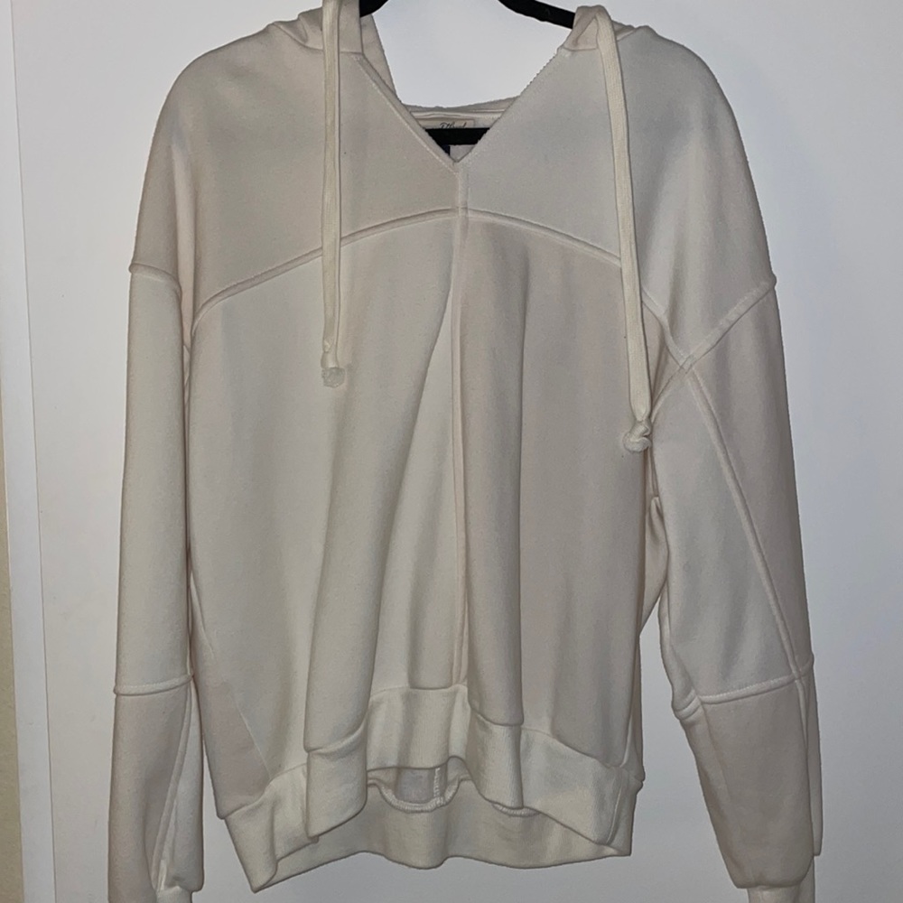 Universal Threads sweatshirt.
